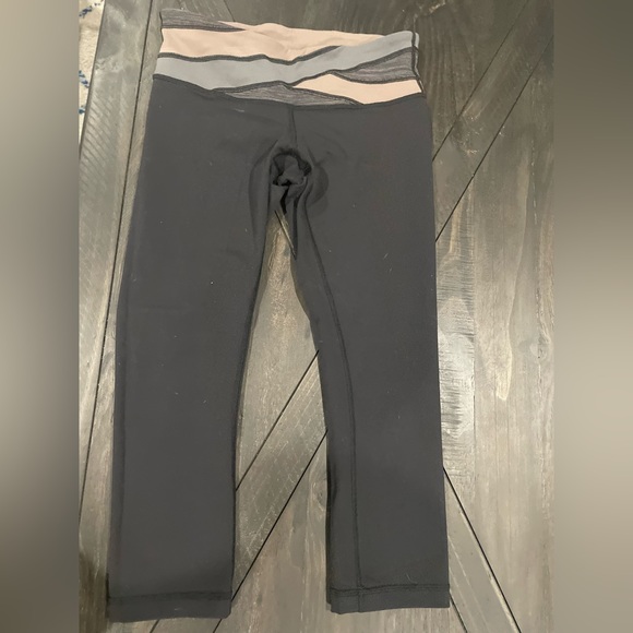 lululemon athletica Pants - EUC Lululemon 17” leggings
